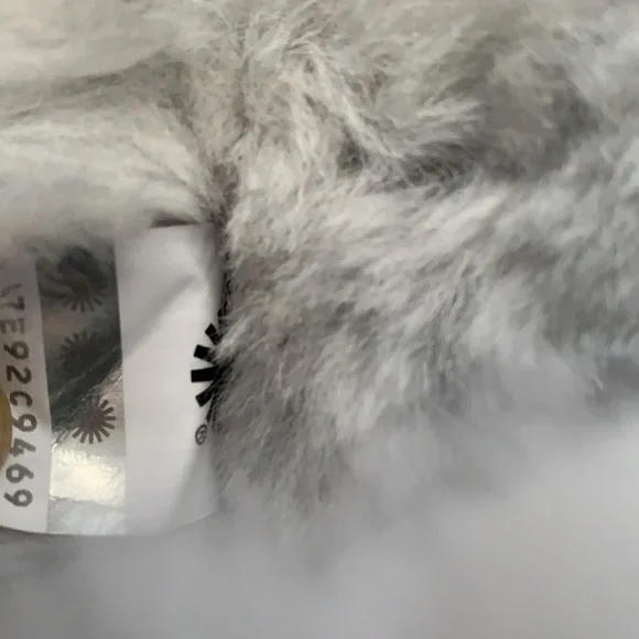 New ugg light grey genuine shearling slipper - Picture 6 of 14